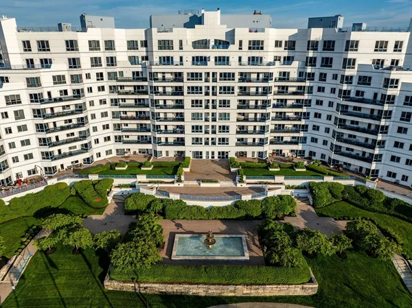 $999,900 | 2001 Marina Drive, Unit 506W, Quincy, MA 02171