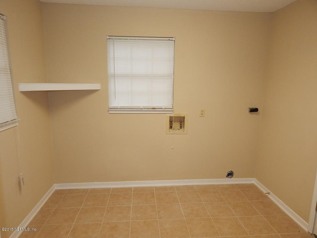 6051 North Gulf Road Jacksonville, FL 32244 - Photo 16 of 37 Laundry Room