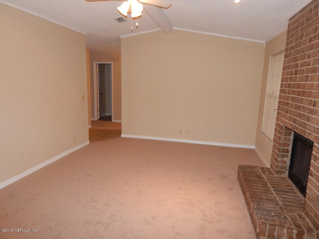 6051 North Gulf Road Jacksonville, FL 32244 - Photo 10 of 37 Family Room3