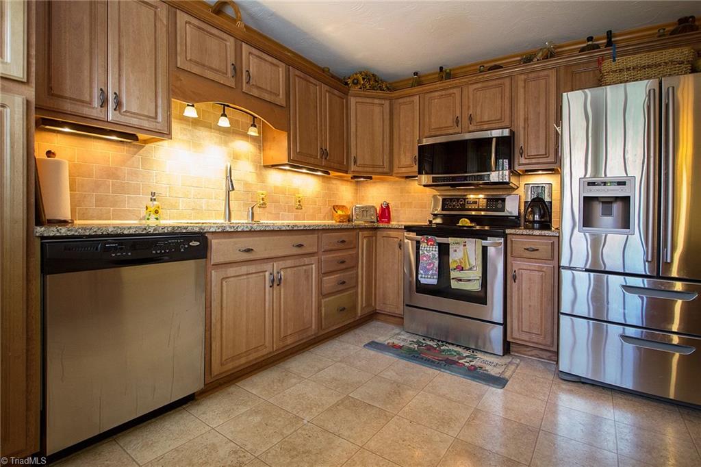 5305 Mapleton Street Clemmons, NC 27012 - Photo 4 of 19 Gallery Image 4