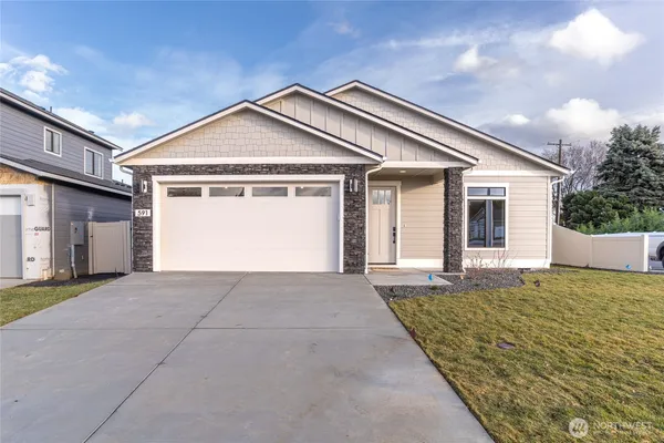 $587,000 | 544 South Oasis Loop, East Wenatchee, WA 98802