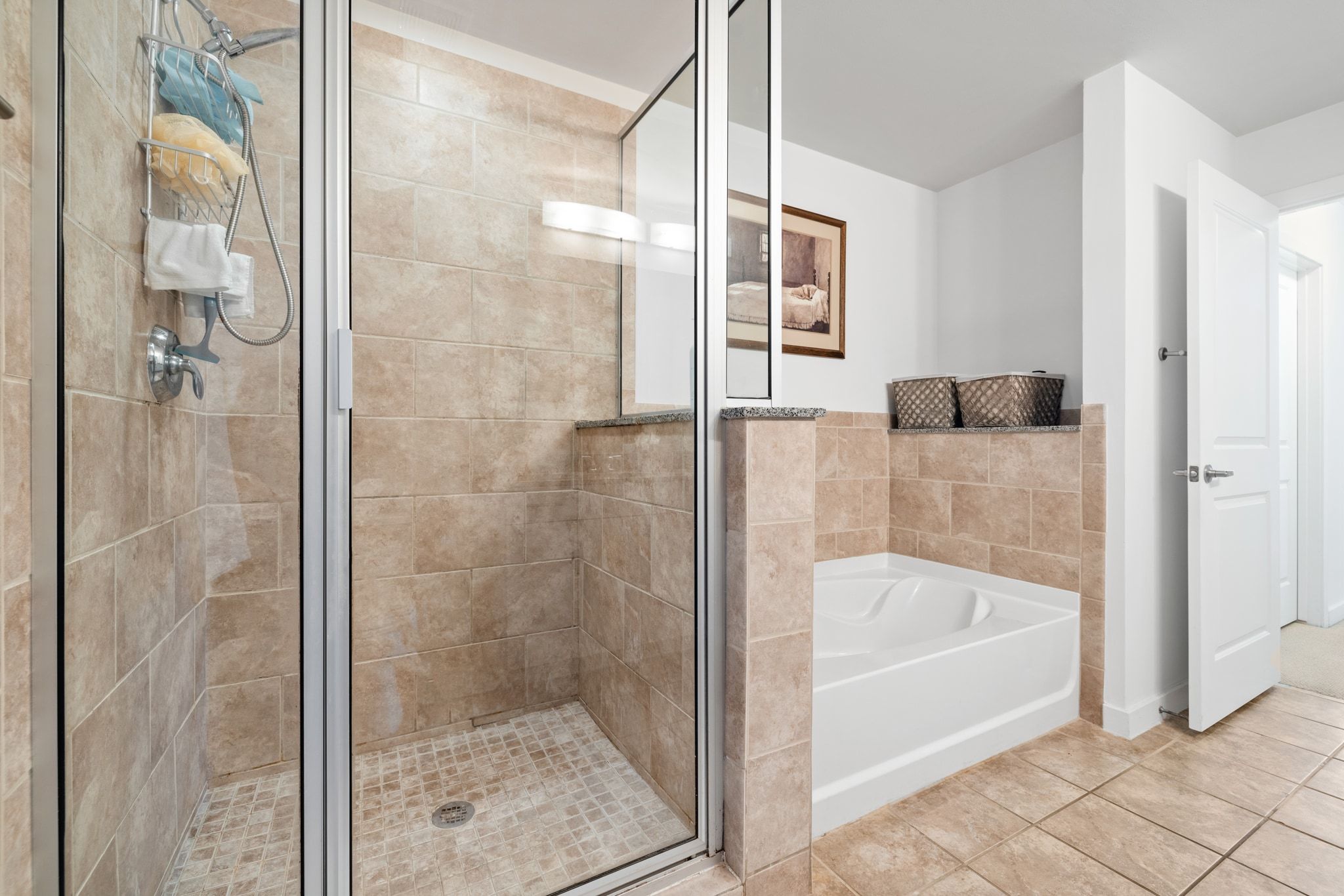 360 Nueces Street, Unit 2105 Austin, TX 78701 - Photo 22 of 35 Walk-in shower and soaking tub