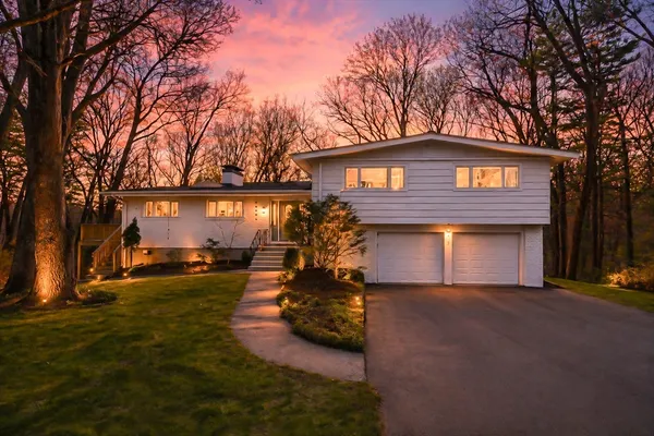 $1,399,000 | 7 Clover Lane, Natick, MA 01760