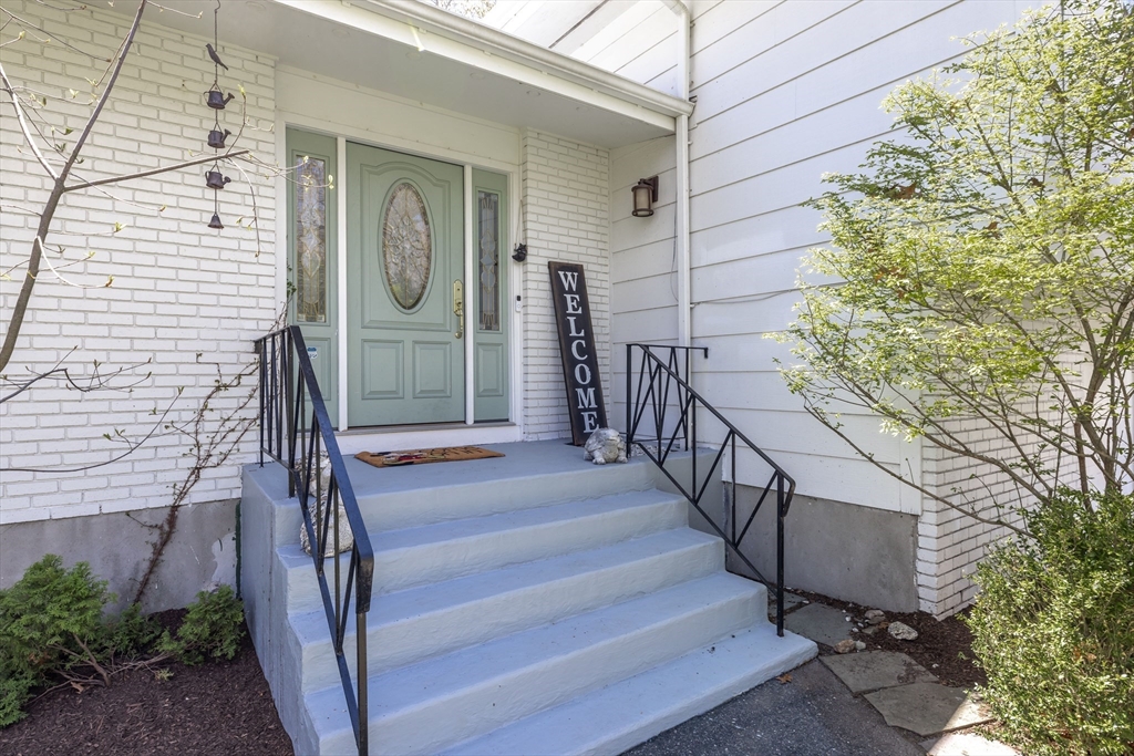7 Clover Lane Natick, MA 01760 - Photo 4 of 41