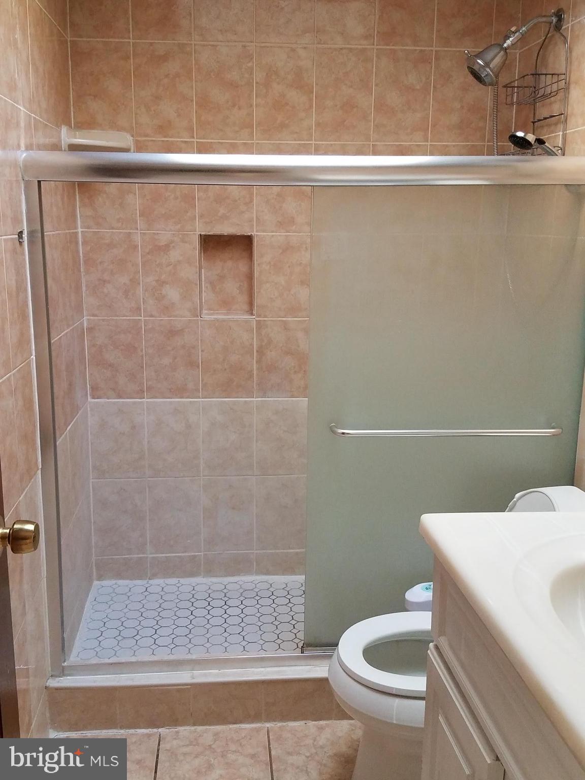 242 Rocklyn Road Upper Darby, PA 19082 - Photo 11 of 27