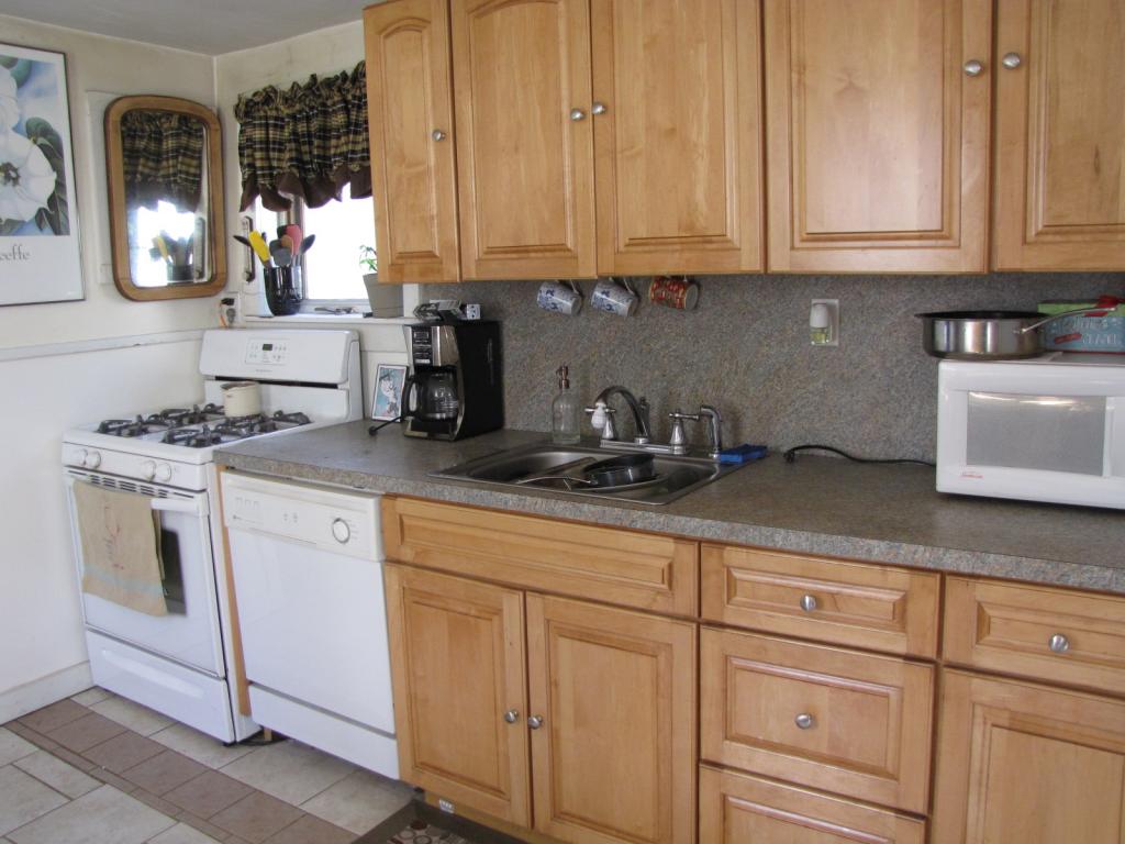 190 Depot Road Newfane, VT 05362 - Photo 6 of 15