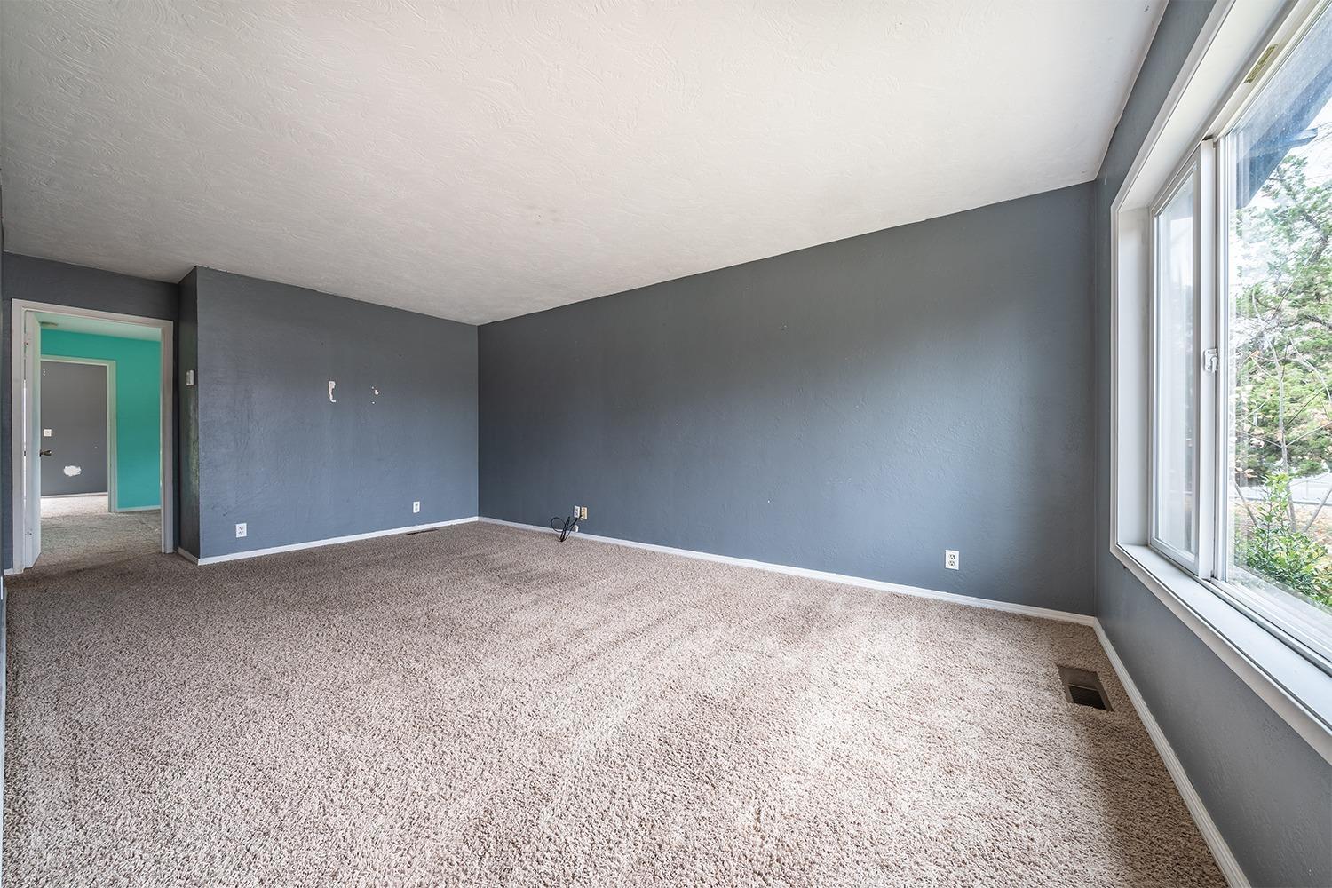 432 Maple Street Central Point, OR 97502 - Photo 3 of 15 Additional Photo