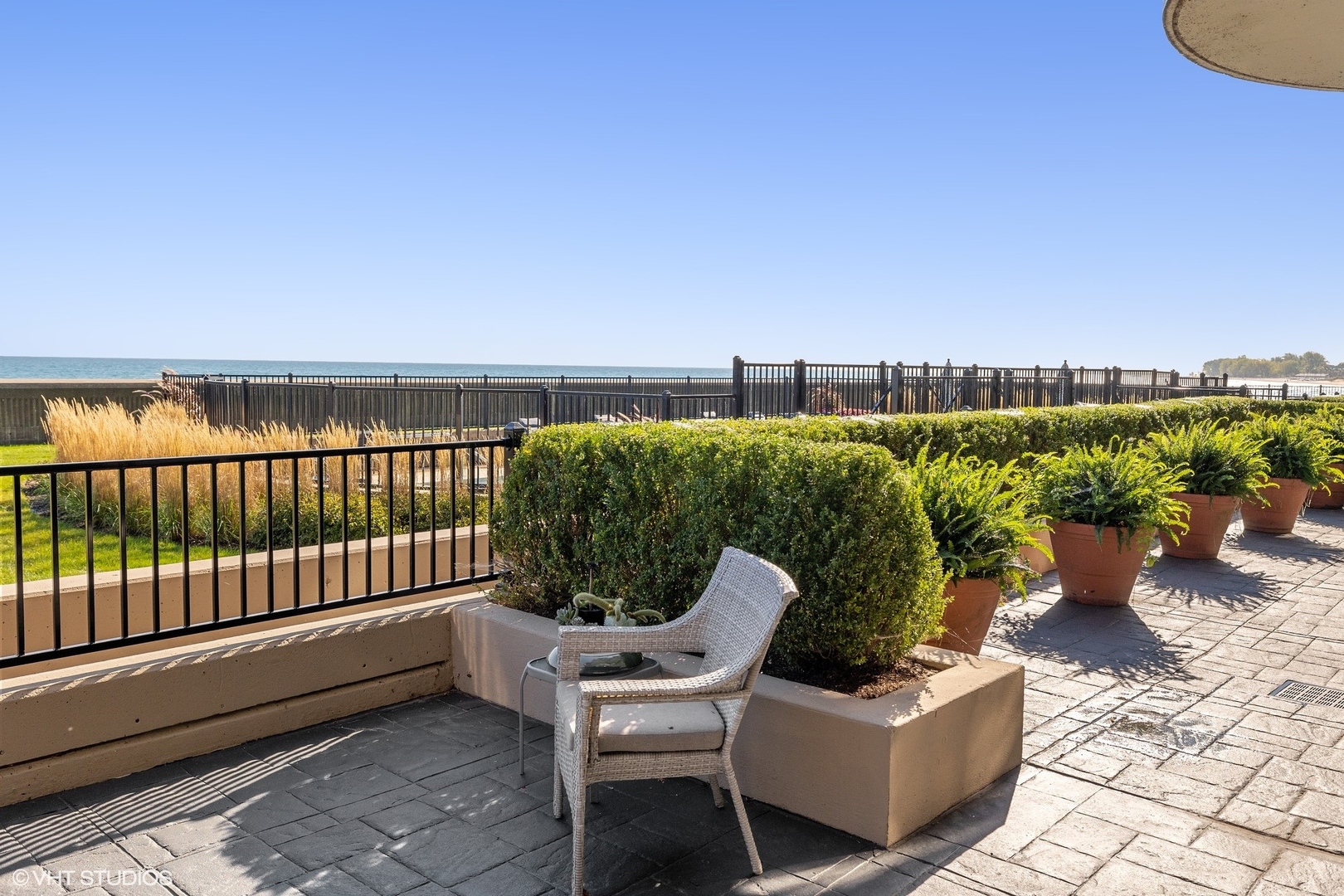 1420 Sheridan Road, Unit 1E Wilmette, IL 60091 - Photo 31 of 47 a view of a patio with furniture