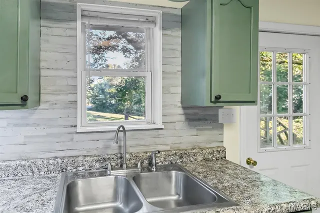 $130,000 | 305 Vineyard Street, Hardin, IL 62047