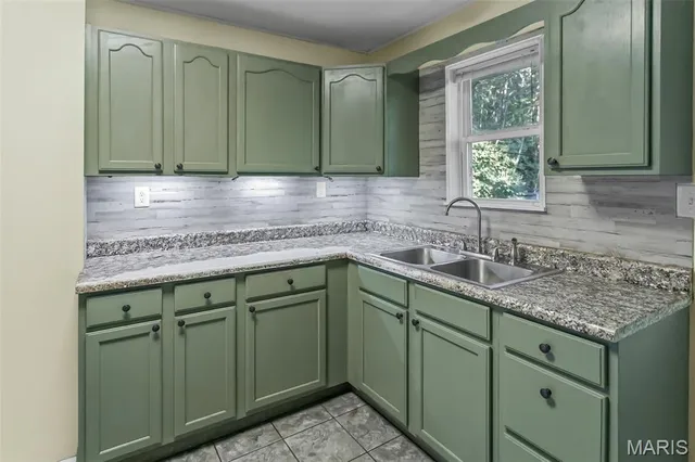 $130,000 | 305 Vineyard Street, Hardin, IL 62047