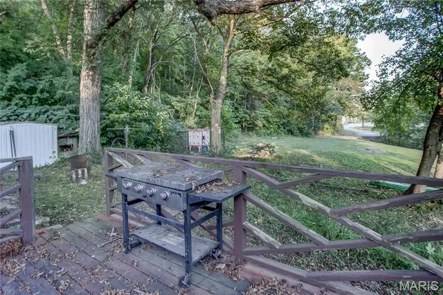 $130,000 | 305 Vineyard Street, Hardin, IL 62047