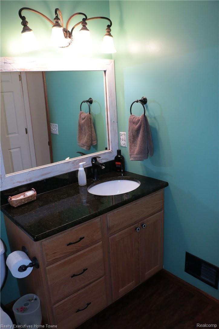 7726 Fargo Road Avoca, MI 48006 - Photo 20 of 39 IMG_8688.JPG