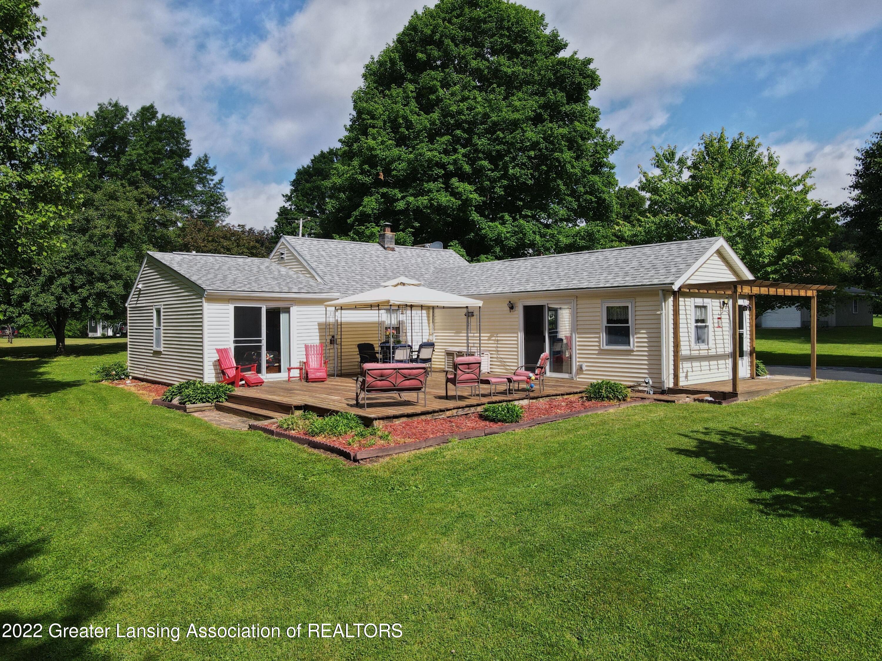 916 Grovenburg Road Holt, MI 48842 - Photo 2 of 45 8