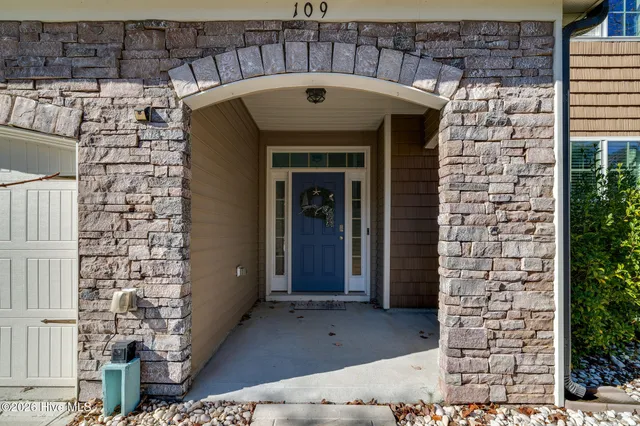 $522,000 | 109 Creek End Court, Swansboro, NC 28584