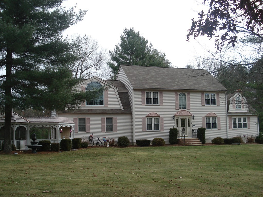 14 Massasoit Way Mendon, MA 01756 - Photo 1 of 24 Gallery Image 1
