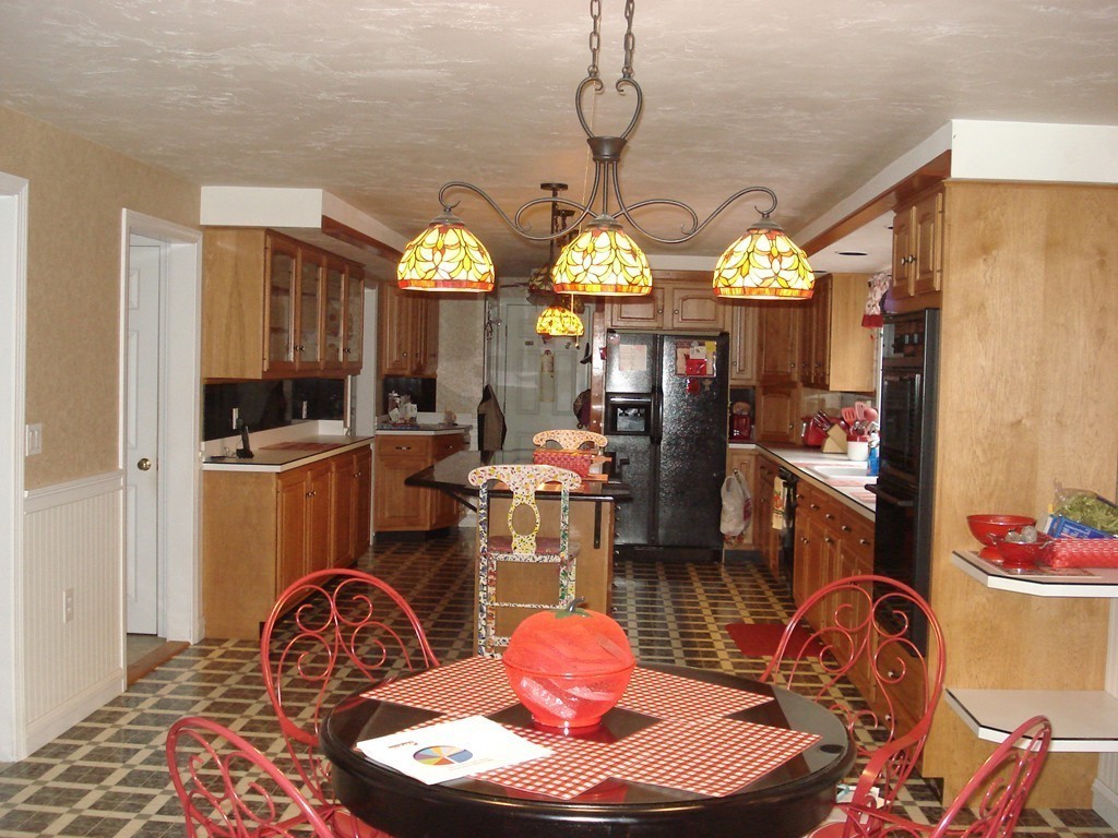 14 Massasoit Way Mendon, MA 01756 - Photo 3 of 24 Gallery Image 3