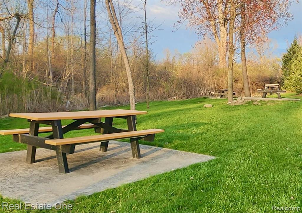 2098 Logan Drive Rochester, MI 48309 - Photo 35 of 36