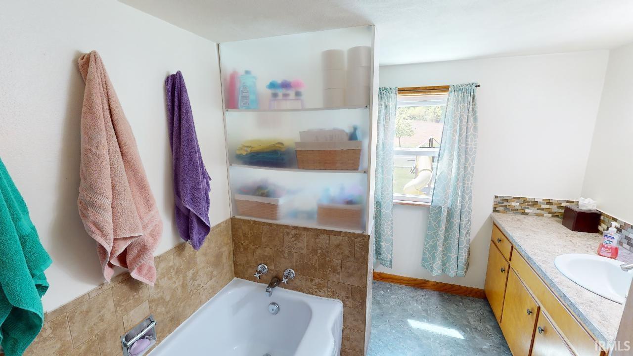 2383 West Division Road Jasper, IN 47546 - Photo 18 of 36 Gallery Image 18