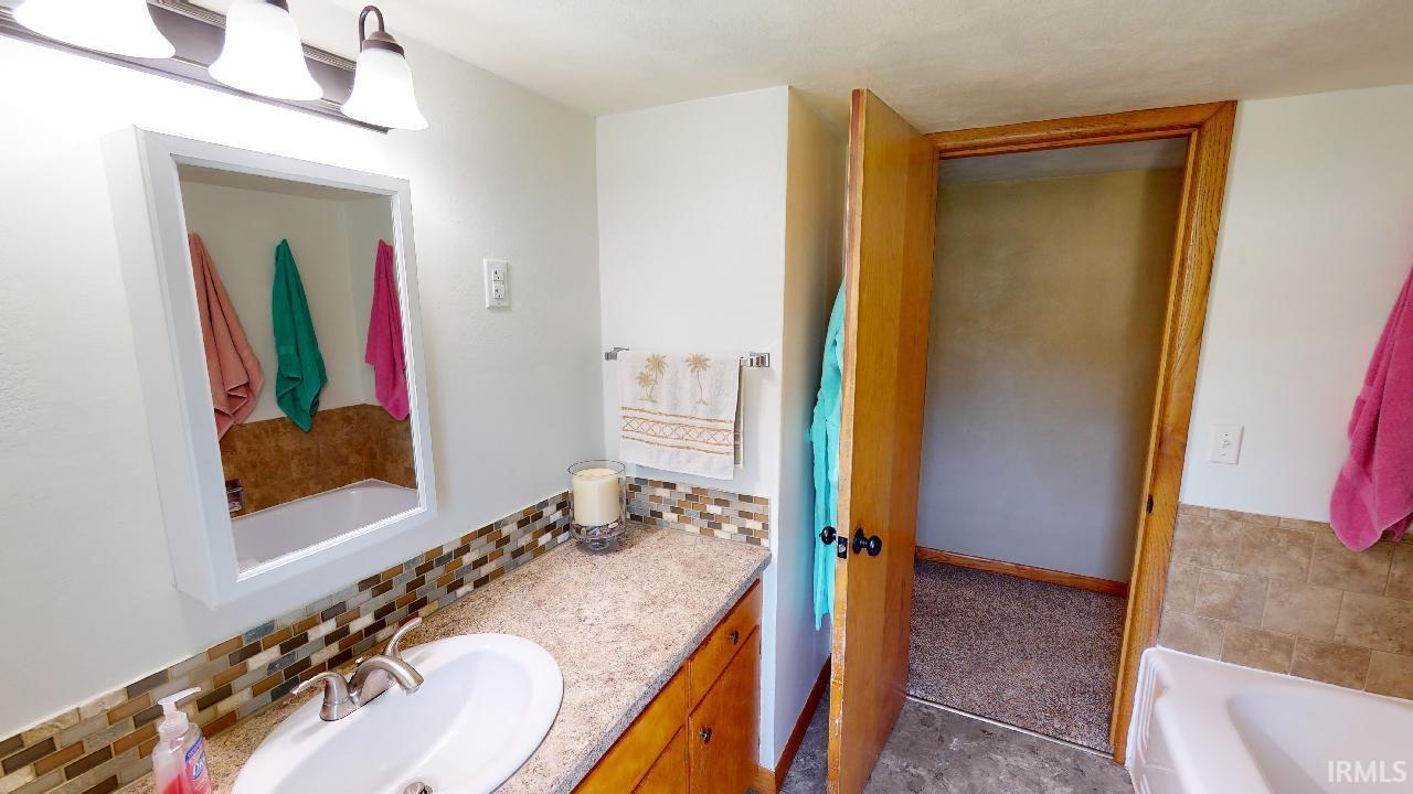 2383 West Division Road Jasper, IN 47546 - Photo 19 of 36 Gallery Image 19