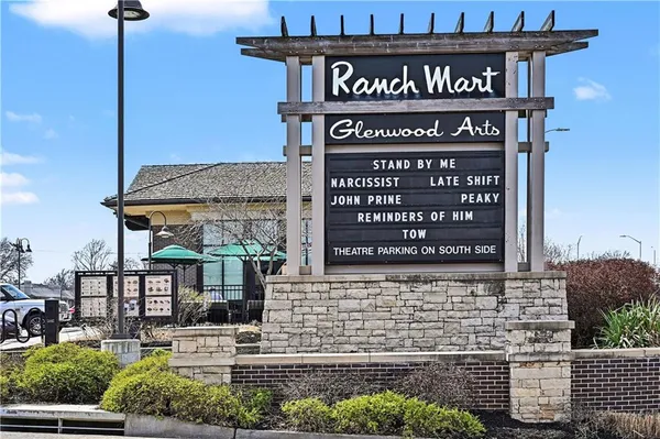 $679,950 | 4530 West 90th Street, Prairie Village, KS 66207