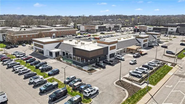 $679,950 | 4530 West 90th Street, Prairie Village, KS 66207