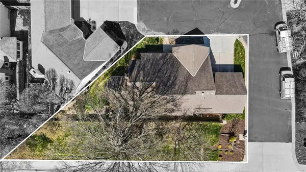 $679,950 | 4530 West 90th Street, Prairie Village, KS 66207