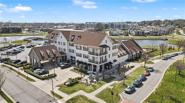 $679,950 | 4530 West 90th Street, Prairie Village, KS 66207