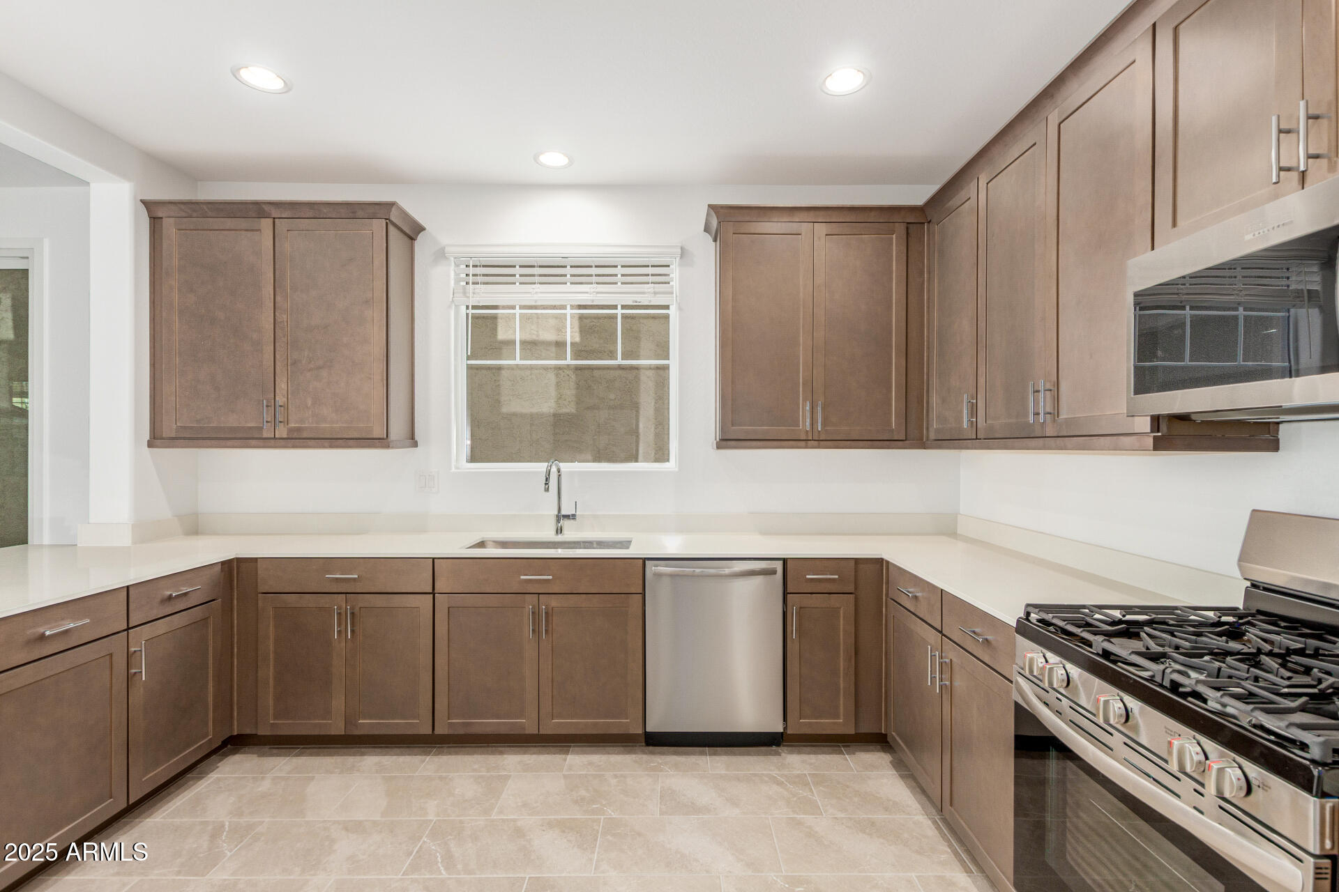 3312 South Lotus Mesa, AZ 85212 - Photo 9 of 39 23 Lotus