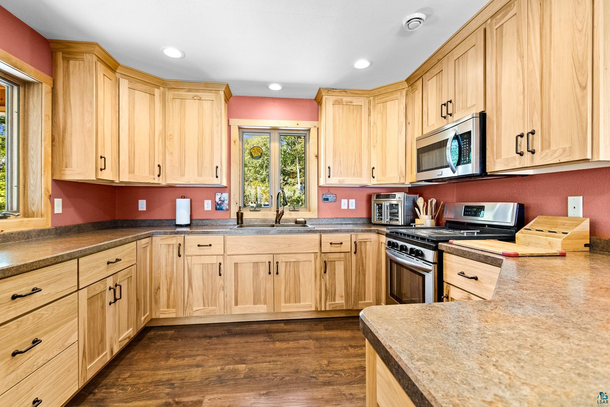7856 Lake 14 Road Britt, MN 55710 - Photo 10 of 31 Gallery Image 10