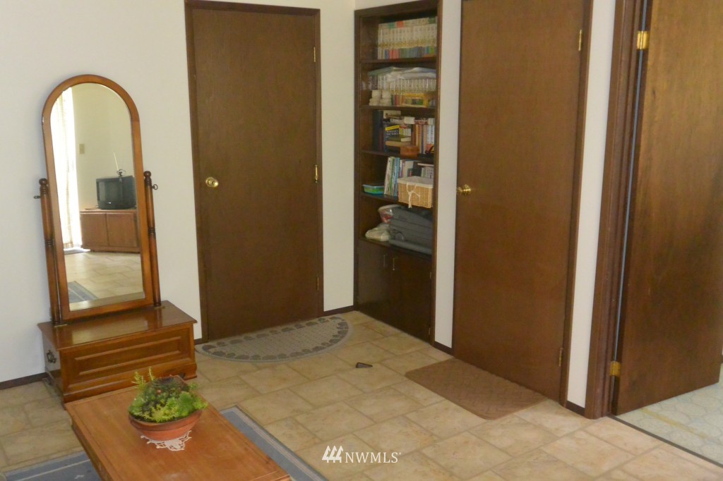 22120 7th Place West Bothell, WA 98021 - Photo 6 of 13