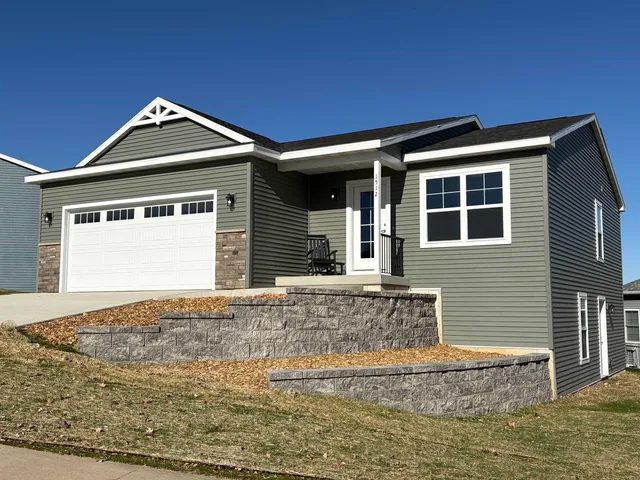 $368,111 | 1512 Wedgewood Drive, Watertown, WI 53098