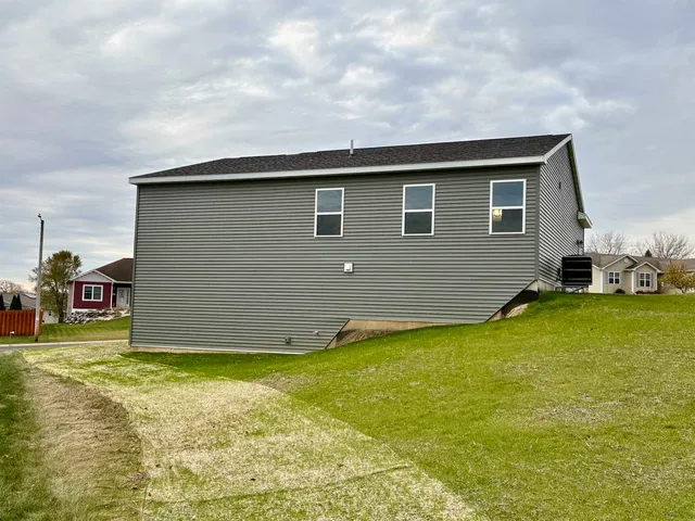 $368,111 | 1512 Wedgewood Drive, Watertown, WI 53098