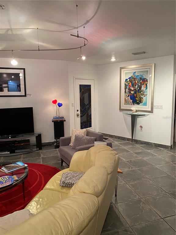 16007 Gulf Boulevard Redington Beach, FL 33708 - Photo 33 of 72