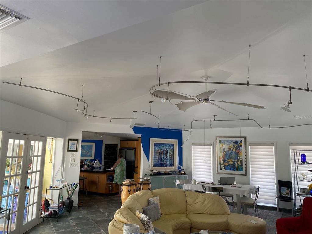 16007 Gulf Boulevard Redington Beach, FL 33708 - Photo 41 of 72