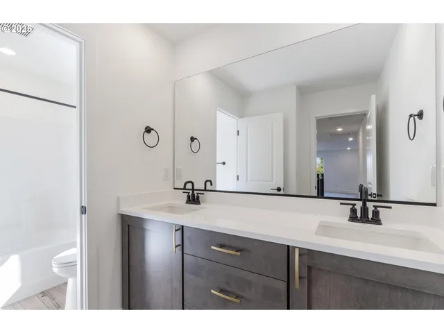 $799,990 | 8702 South 3rd Street, Ridgefield, WA 98642