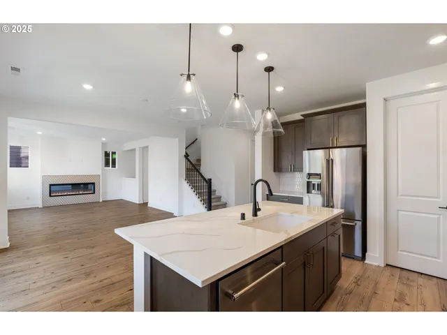 $799,990 | 8702 South 3rd Street, Ridgefield, WA 98642