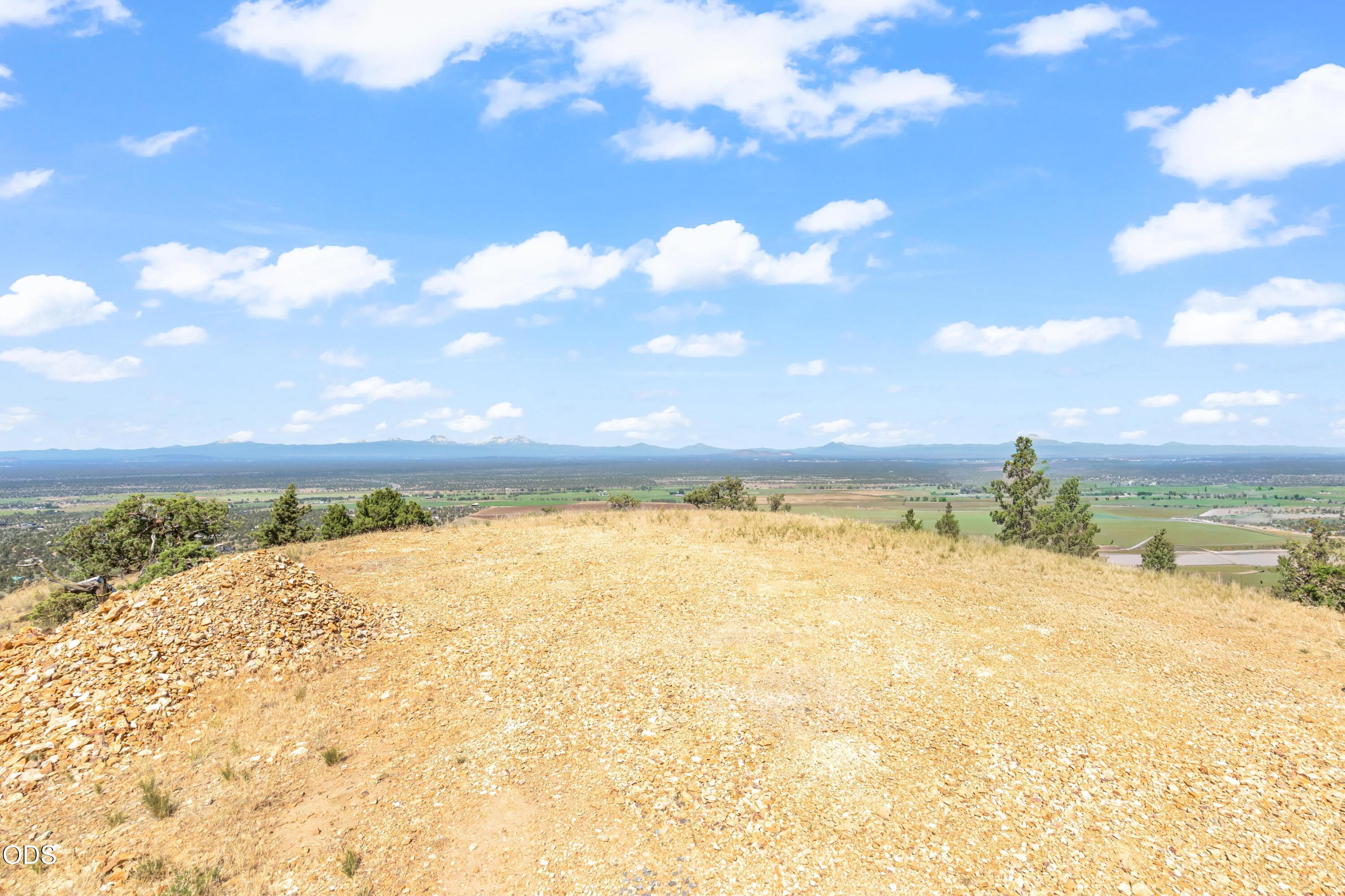 14527 Southwest Aquatic View Lane Powell Butte, OR 97753 - Photo 9 of 19