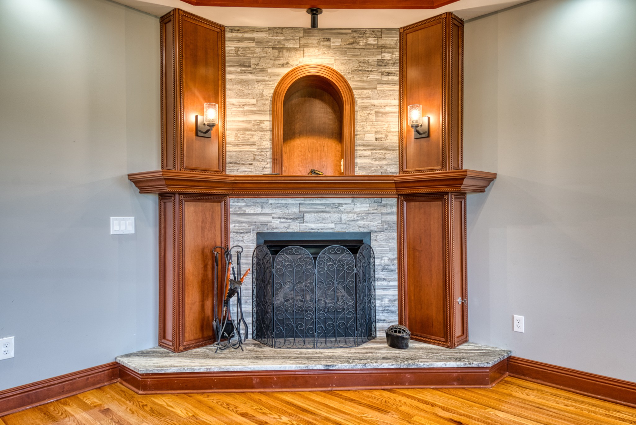 315 Blue And Gray Park Road Elkton, KY 42220 - Photo 23 of 66 a living room with a fireplace and a fireplace