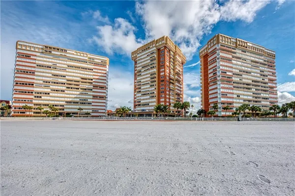 $2,800 | 17900 Gulf Boulevard, Unit 11D, Redington Shores, FL 33708