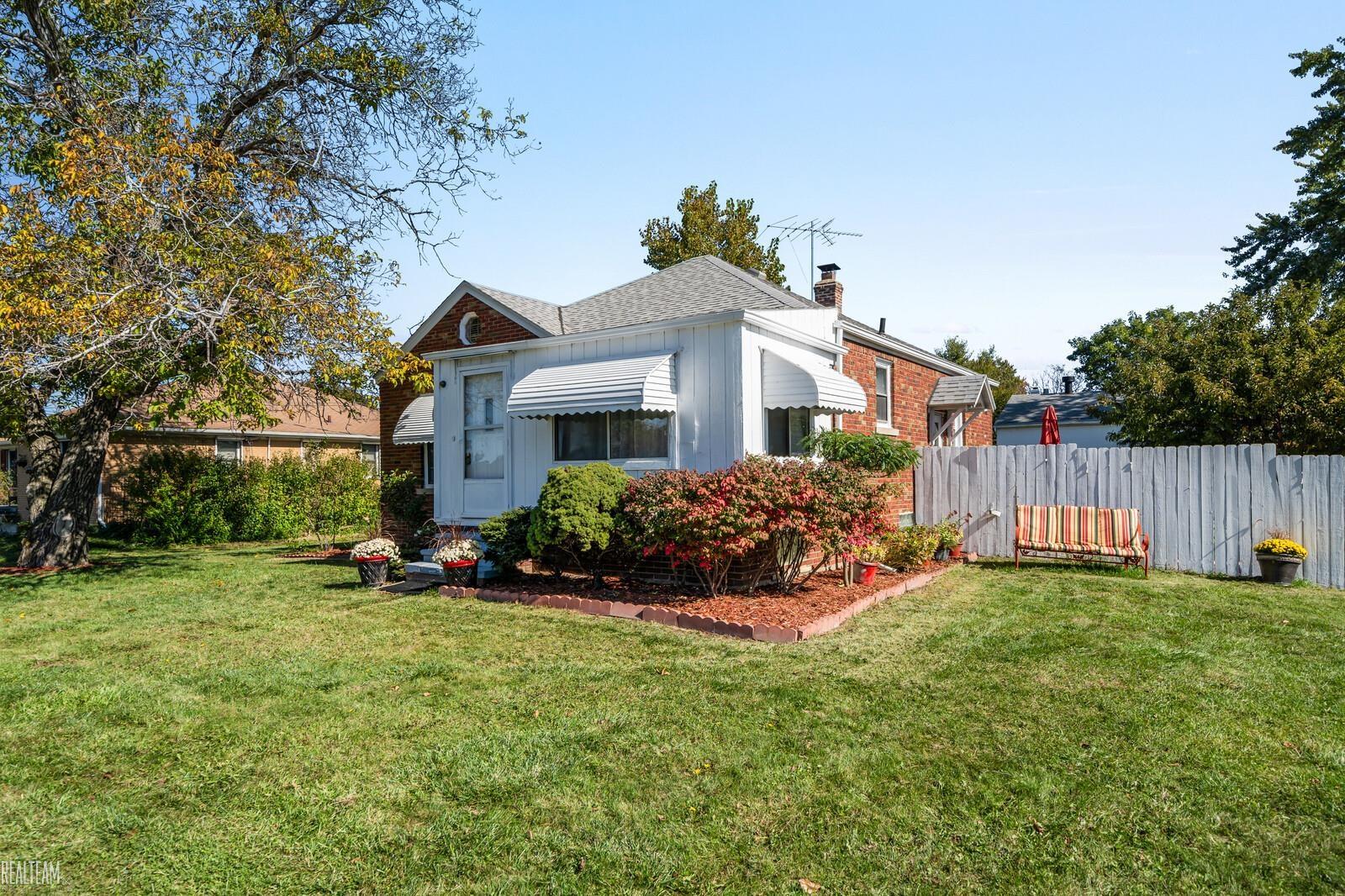 32100 Schoenherr Road Warren, MI 48088 - Photo 52 of 52 50164253-D5EC1146-789F-4573-94A3-8C57F5958D3B.JPG