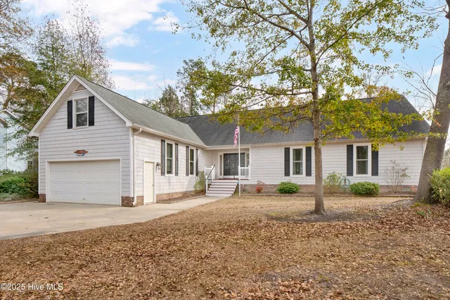 $635,000 | 700 Shoals Drive, Wilmington, NC 28411