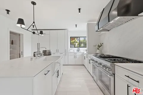 $3,295,000 | 3647 Barry Avenue, Los Angeles, CA 90066
