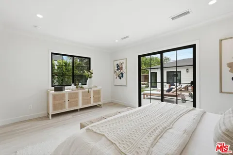 $3,295,000 | 3647 Barry Avenue, Los Angeles, CA 90066