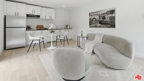 $3,295,000 | 3647 Barry Avenue, Los Angeles, CA 90066