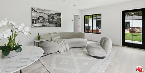 $3,295,000 | 3647 Barry Avenue, Los Angeles, CA 90066
