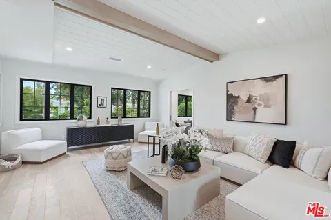 $3,295,000 | 3647 Barry Avenue, Los Angeles, CA 90066
