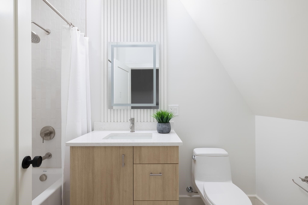 21 Kent Square, Unit 2 Brookline, MA 02446 - Photo 17 of 17