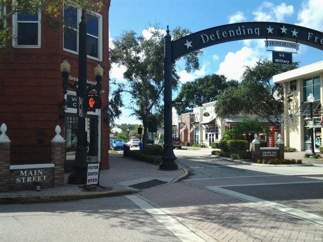 2737 Enterprise Road East, Unit 152 Clearwater, FL 33759 - Photo 30 of 33 a view of a street from a building