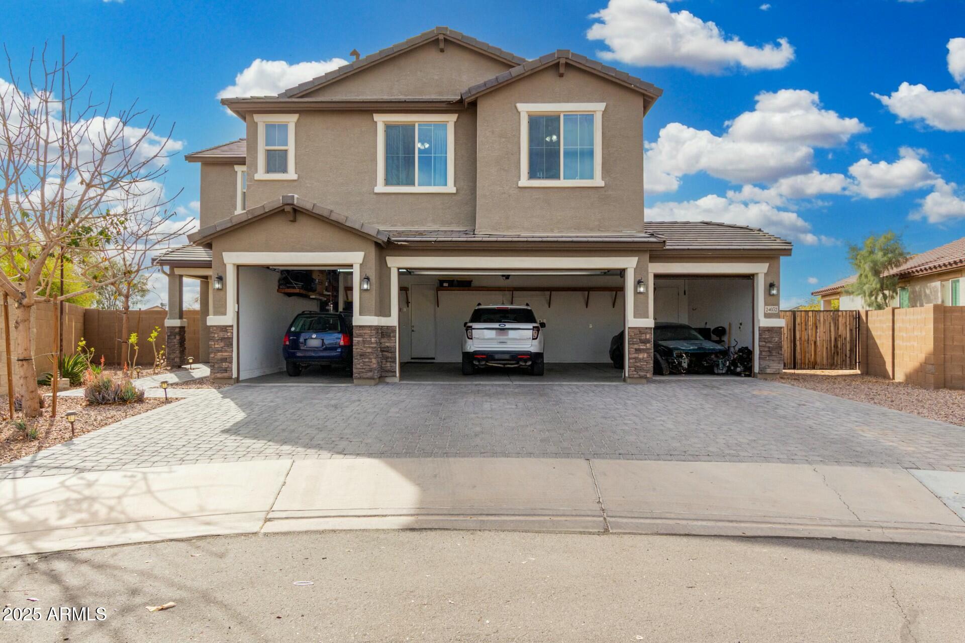 24032 Rooster Road Florence, AZ 85132 - Photo 4 of 87 Massive 4 car garage
