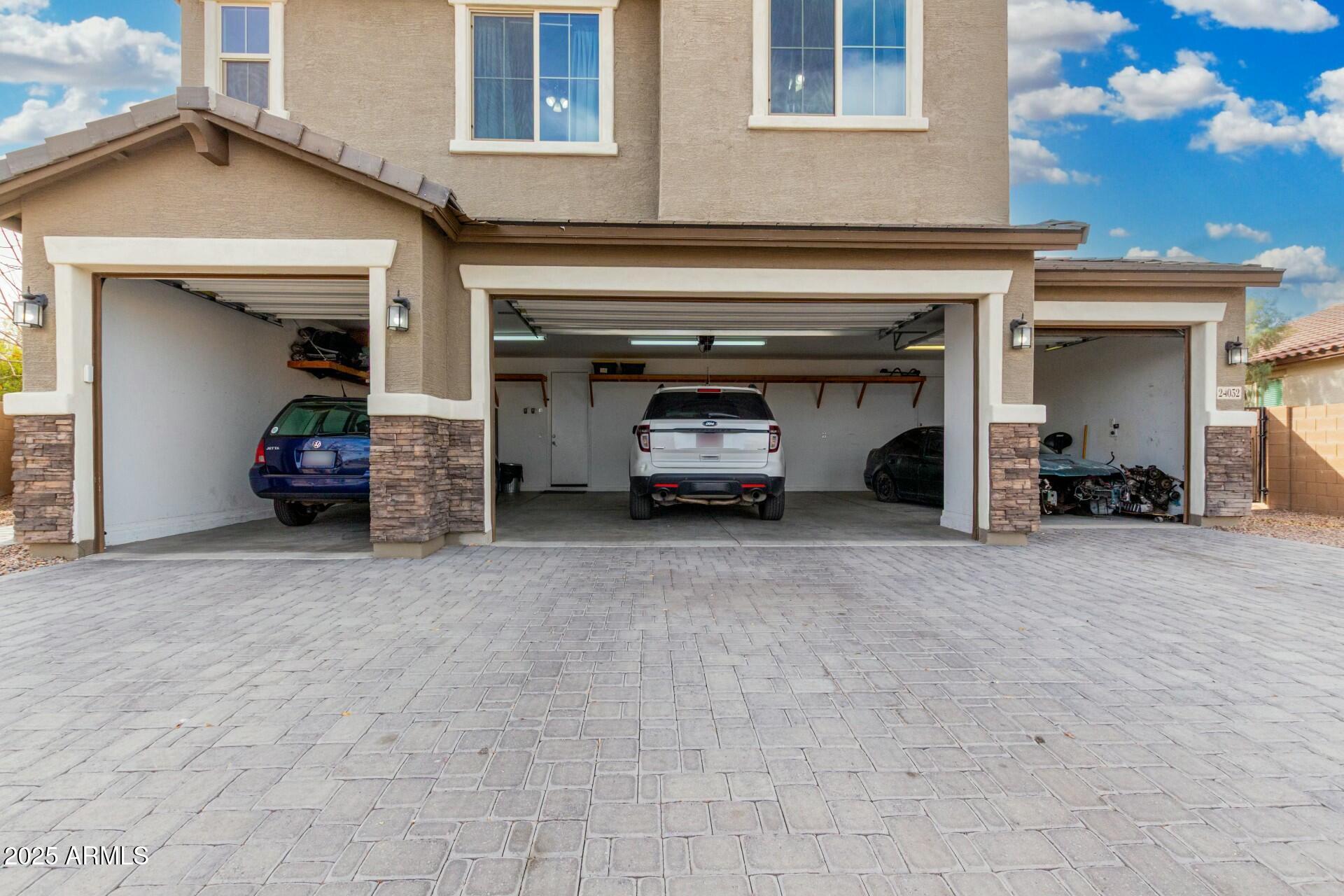 24032 Rooster Road Florence, AZ 85132 - Photo 5 of 87 Massive 4 car garage